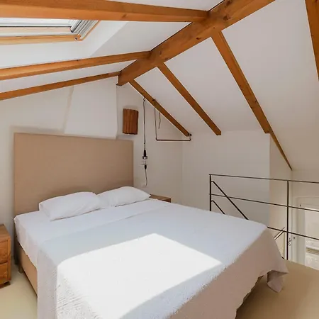 Argemonia Apartment *