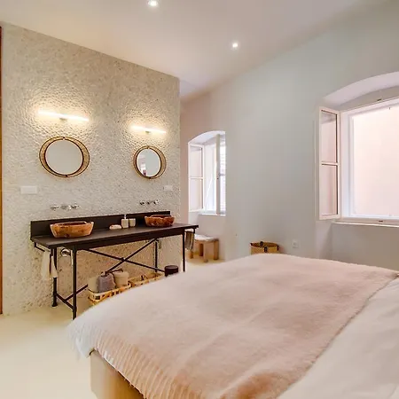 Argemonia Apartment *