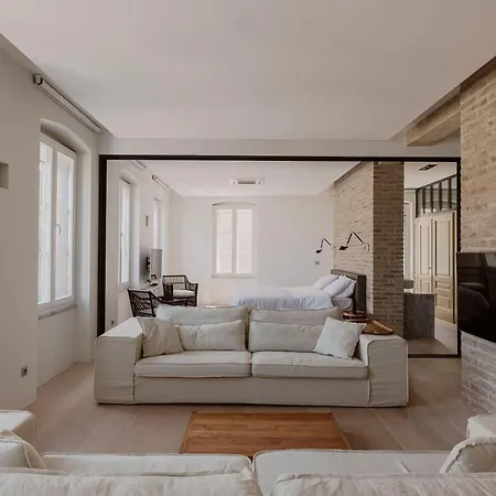 Argemonia מאלי לוסיניי