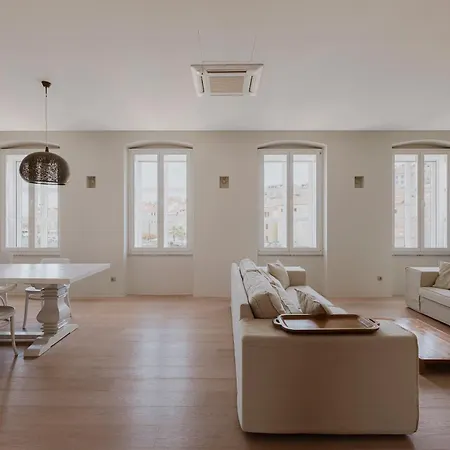 Argemonia מאלי לוסיניי