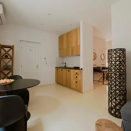 Argemonia Apartment *