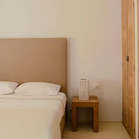 Argemonia מאלי לוסיניי