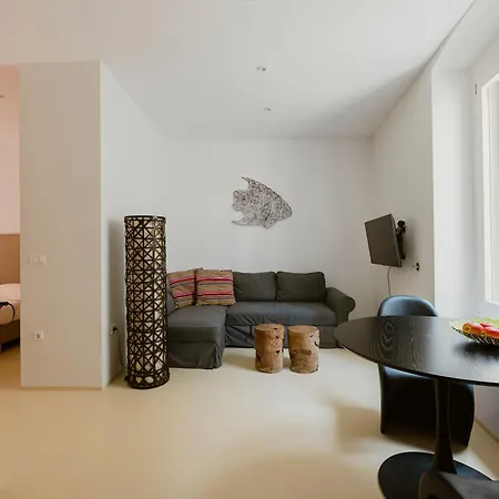 Argemonia * מאלי לוסיניי