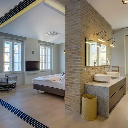 Argemonia Apartment *