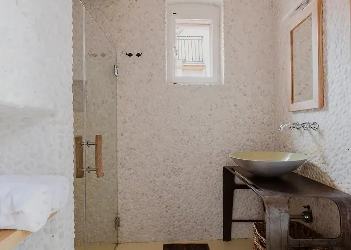 Argemonia Apartment *