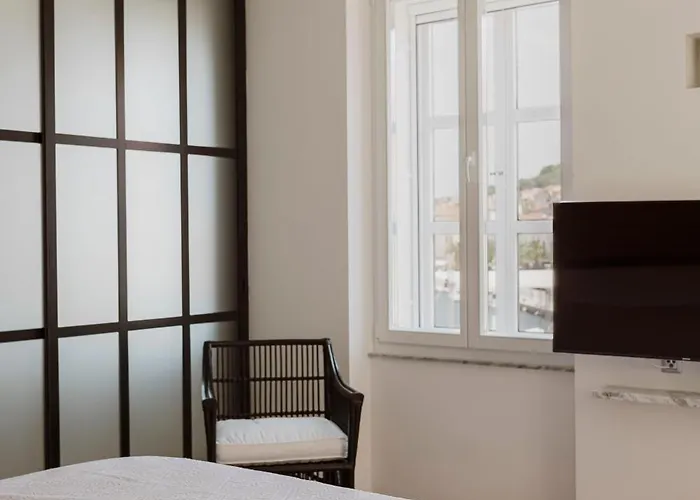 Argemonia アパート マリ・ロシニュ