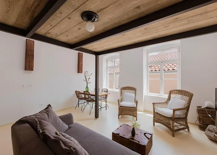 アパート Argemonia マリ・ロシニュ